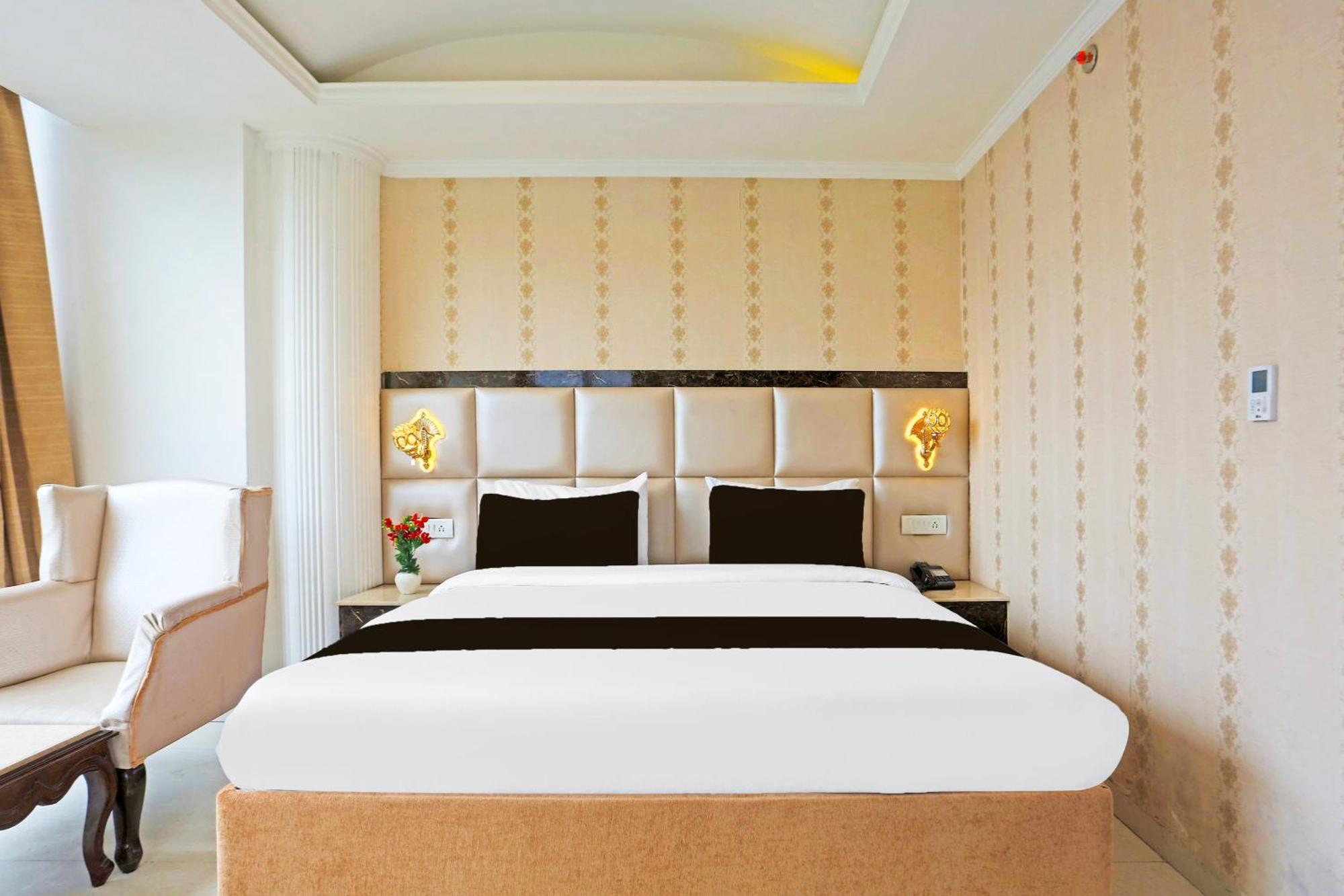 Super Townhouse Oak Dharamshala Near Maximus Mall Екстериор снимка