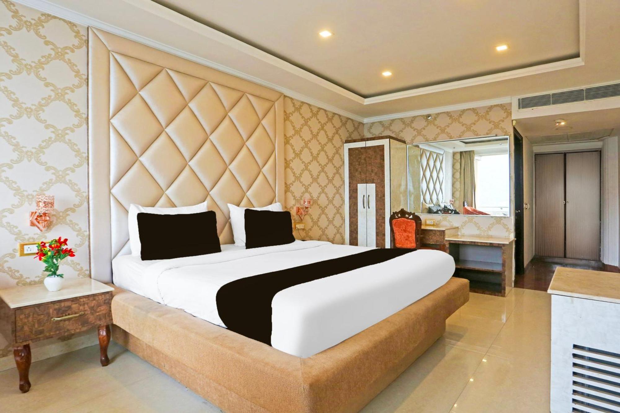 Super Townhouse Oak Dharamshala Near Maximus Mall Екстериор снимка