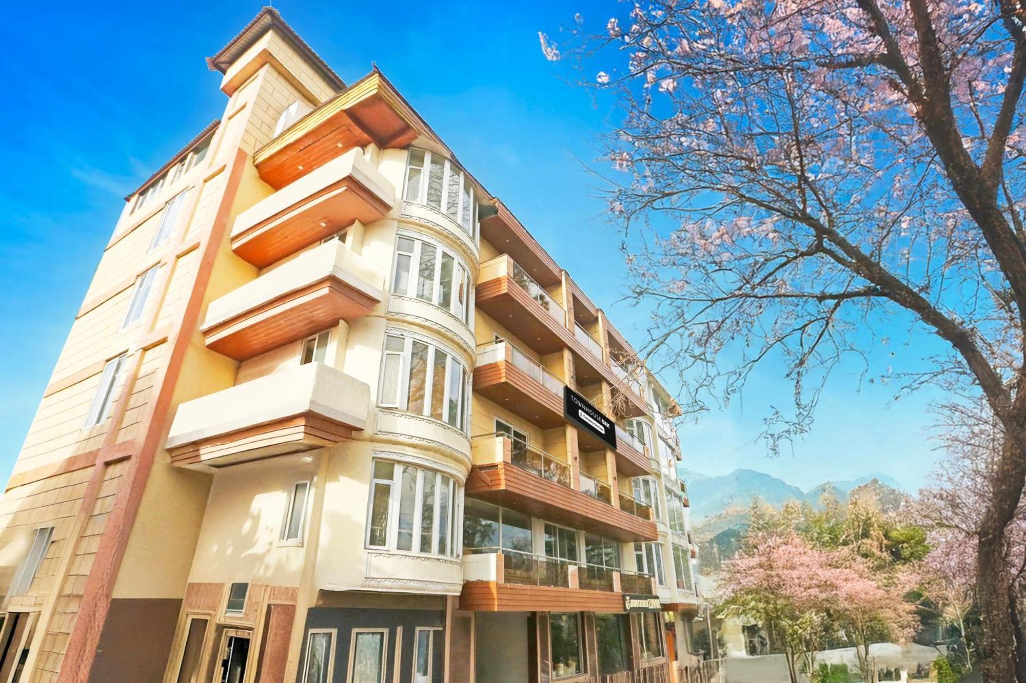 Super Townhouse Oak Dharamshala Near Maximus Mall Екстериор снимка